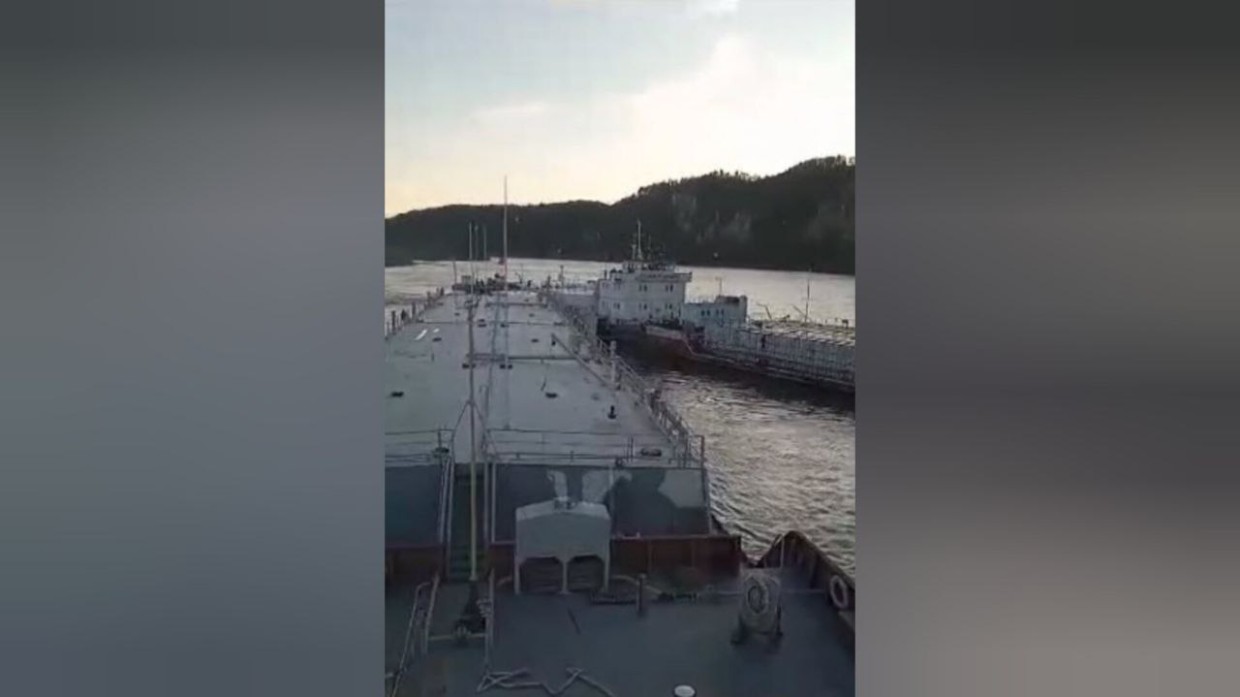 На утечку бензина в реку Лену отреагировали все, кроме Росприроднадзора по Якутии. Но ведомство так не считает