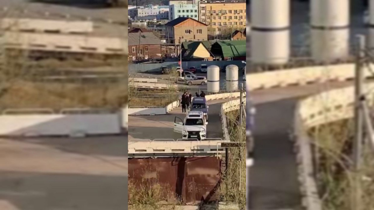 Быдло на Lexus устроило погром в РБ №2 Якутска