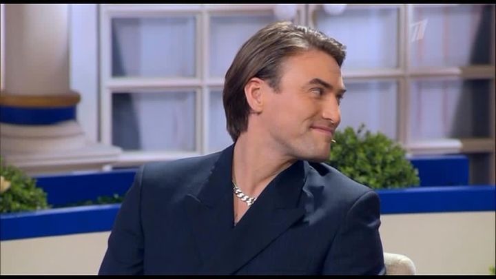 Самый красивый учитель Якутска уволился из школы