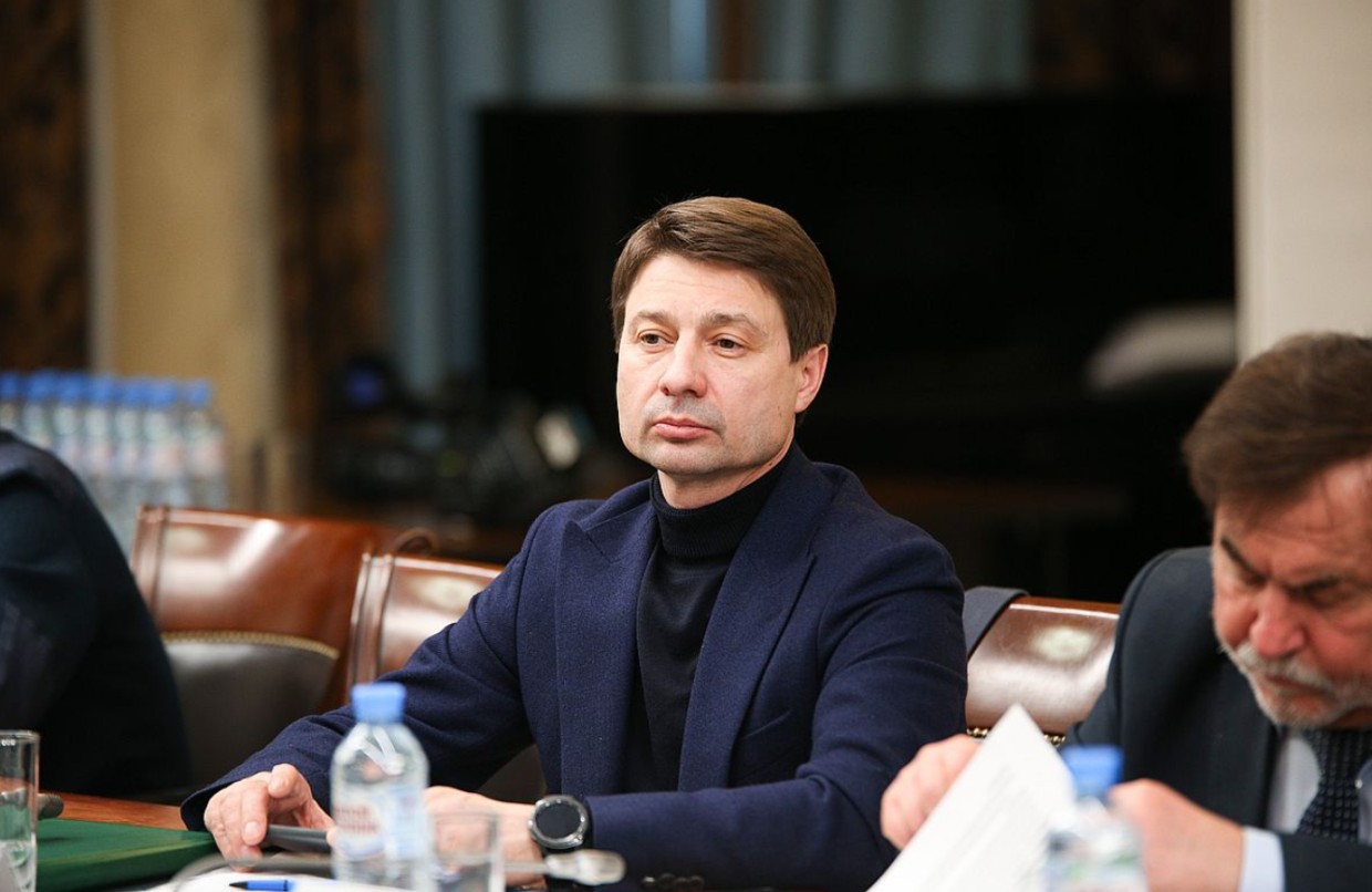 Выборы в Якутии: Владимир Федоров зарегистрирован на выборах, но не спешит сообщить об этом