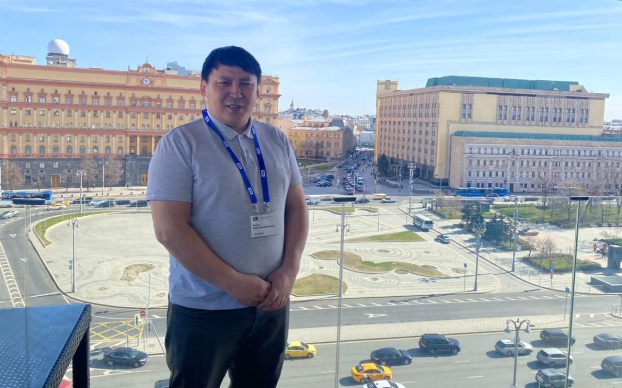 «Из воды торчала только голова»: в Хатассах спасли утопающую девушку