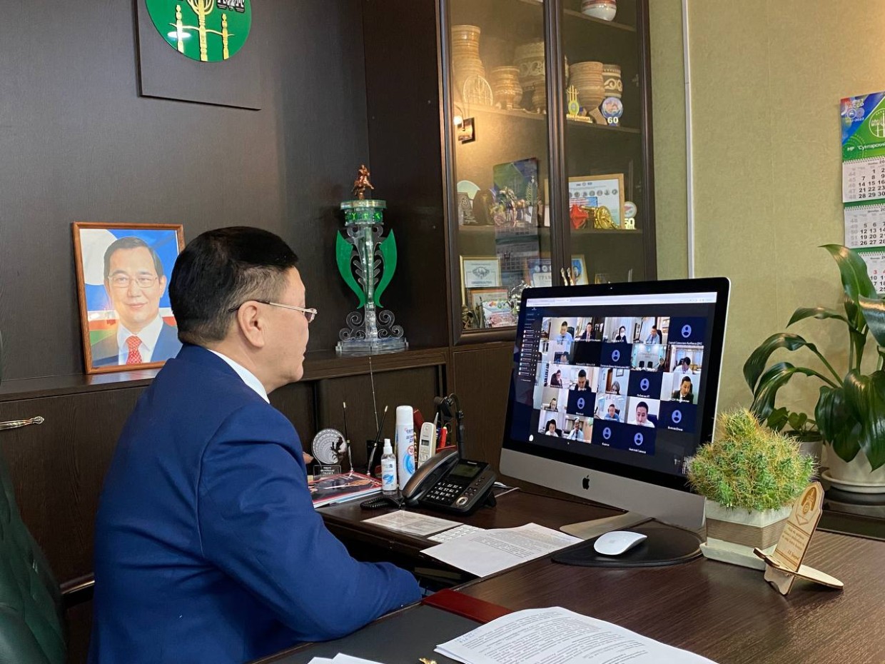 Глава Сунтарского улуса о ходе строительства спорткомплекса