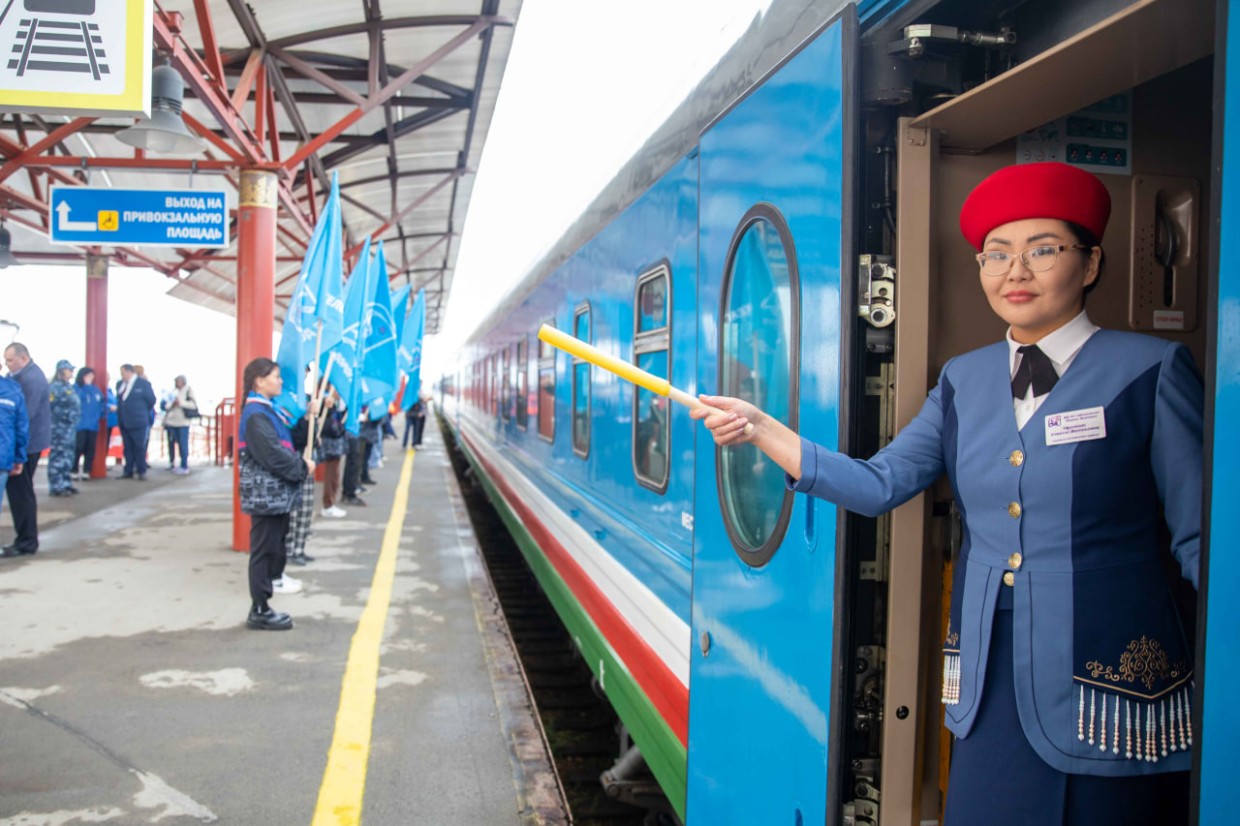 Ровно год назад запущен пассажирский поезд Нижний Бестях - Благовещенск