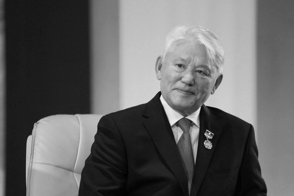 Глава Якутии выразил соболезнования в связи с кончиной Михаила Николаева