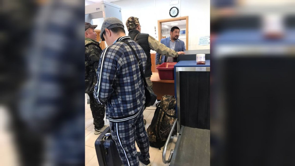 Жители Олекминского района пишут о задержке рейса из-за министров правительства Якутии