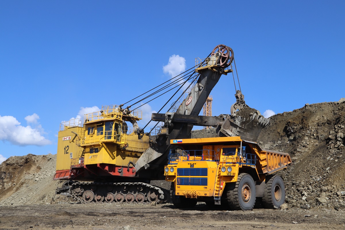 "Якутуголь" определил лучшего машиниста экскаватора