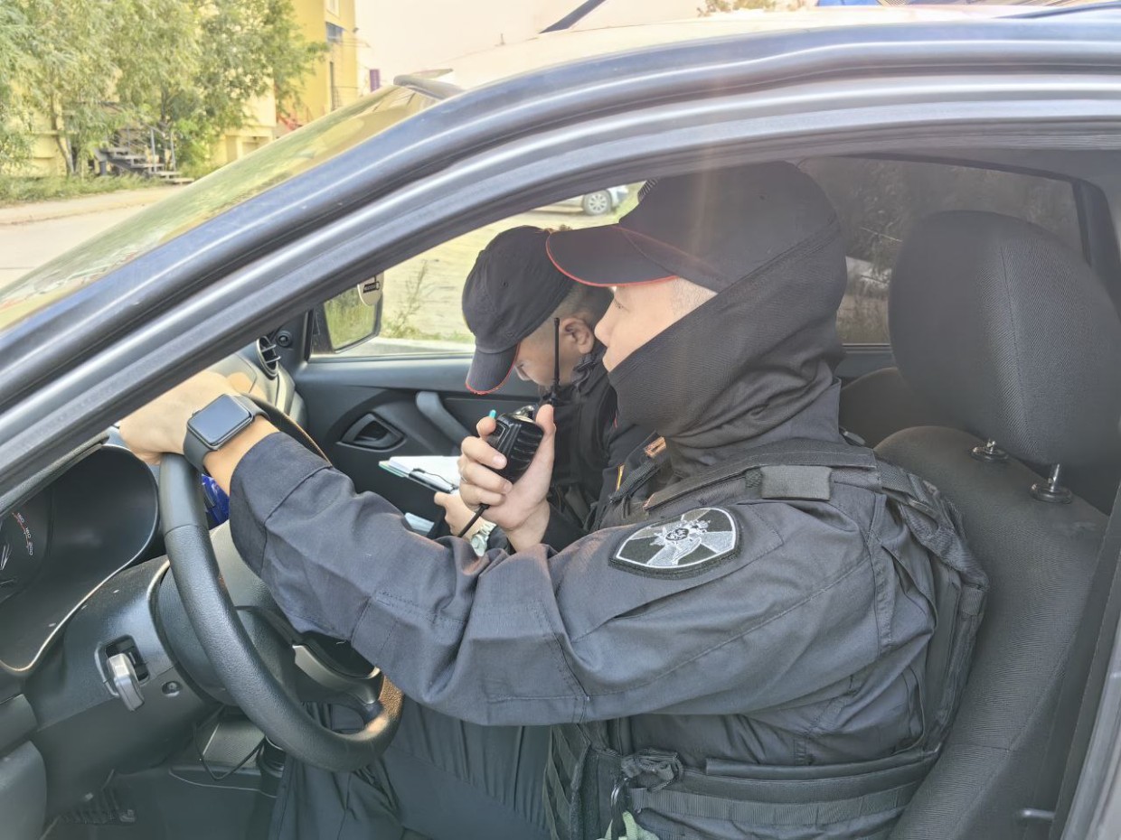 Патруль Росгвардии задержал жительницу Якутска, у которой изъято запрещенное вещество