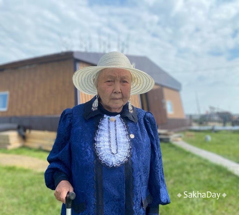 Как якутянка раскрыла поэтический дар в 52 года, а в 73 стала исполнительницей олонхо