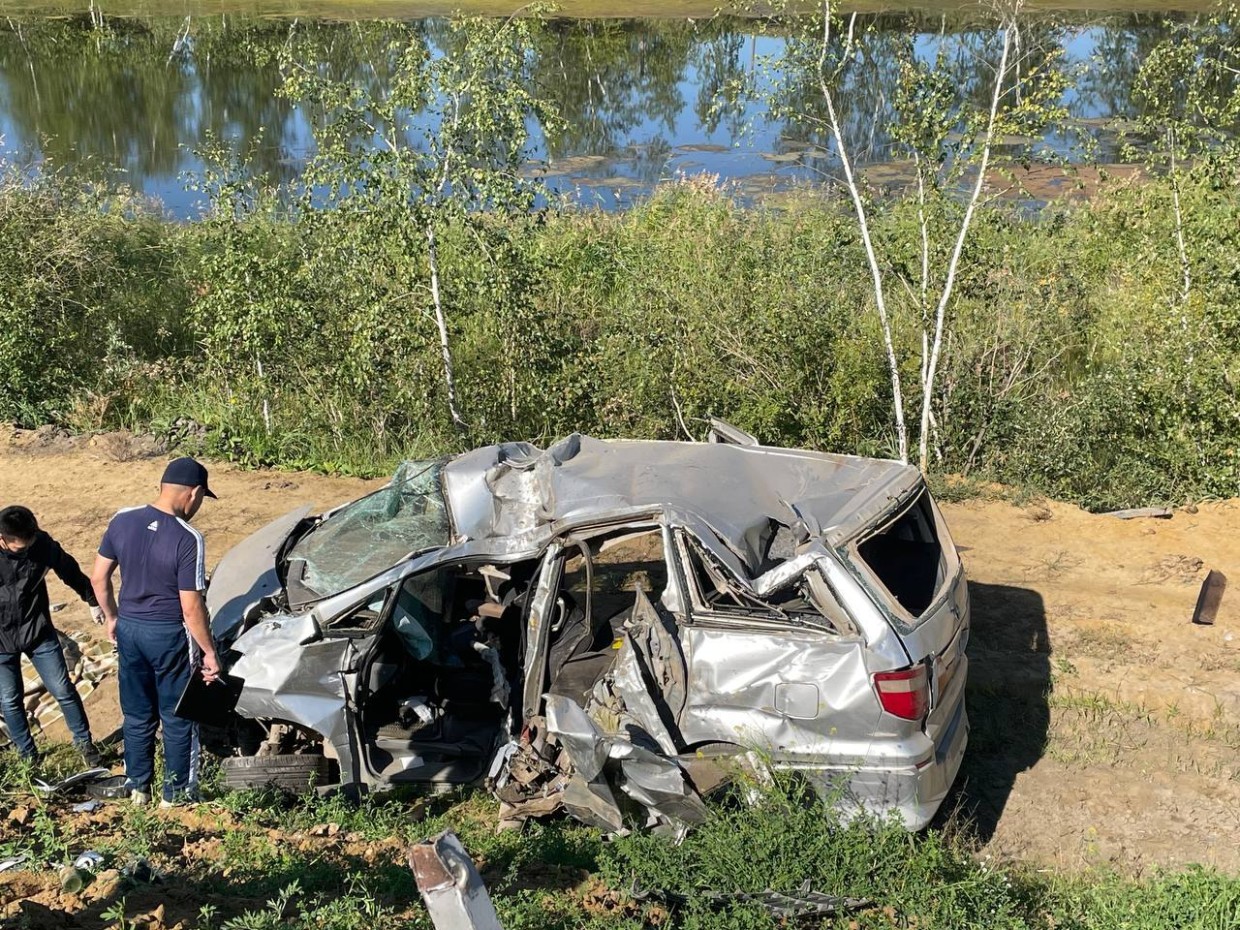 В результате страшной аварии близ Якутска двое погибли, трое человек госпитализированы