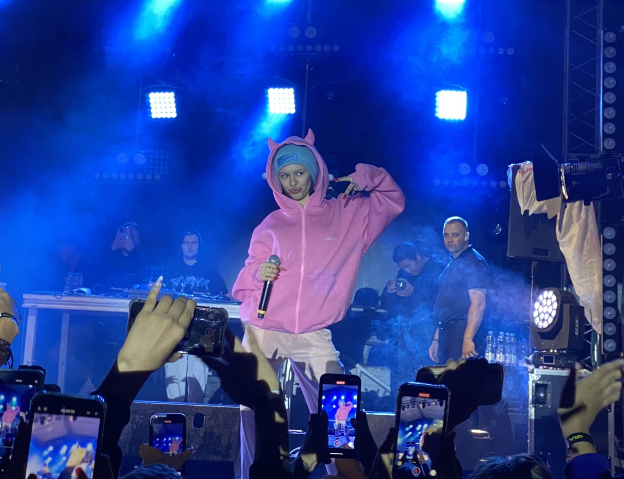 В Якутске случилось чудо – Инстасамка приняла подарок от фанатки