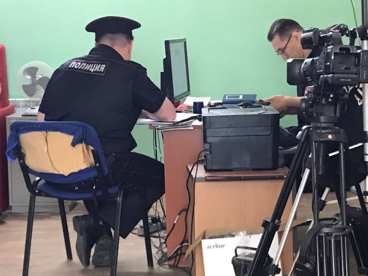 Виталий Обедин пояснил, что это он подал в суд на МВД