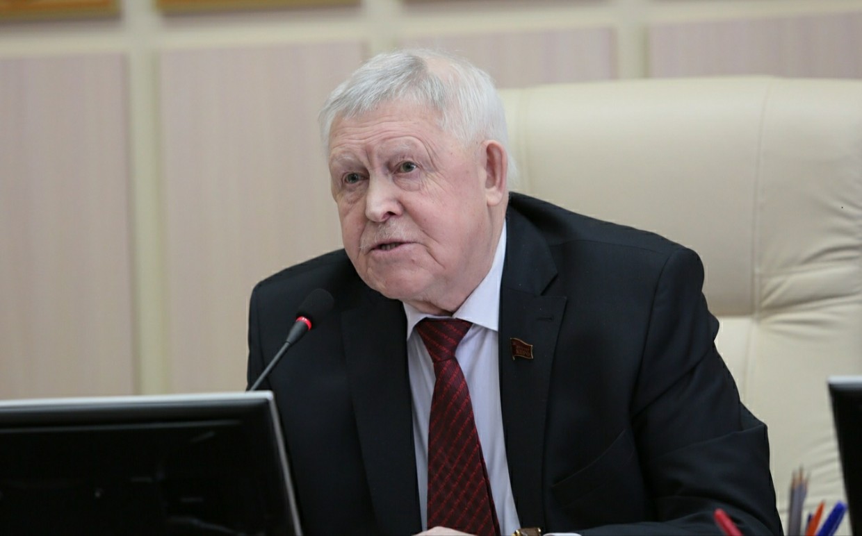Коммунист Виктор Губарев лишился возможности быть избранным на пост вице-спикера Ил Тумэна Якутии