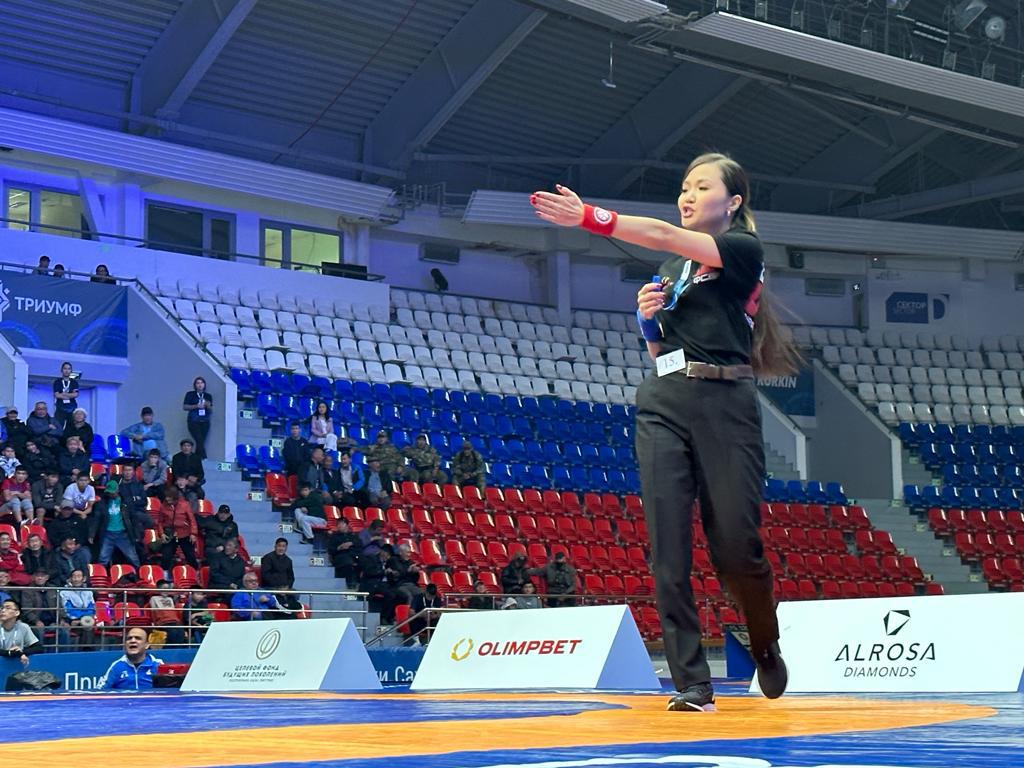 Звезда соцсетей судит на соревнованиях памяти Коркина в Якутске