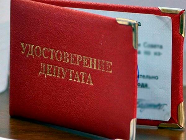 Стало известно, кому Айсен Николаев передаст мандат