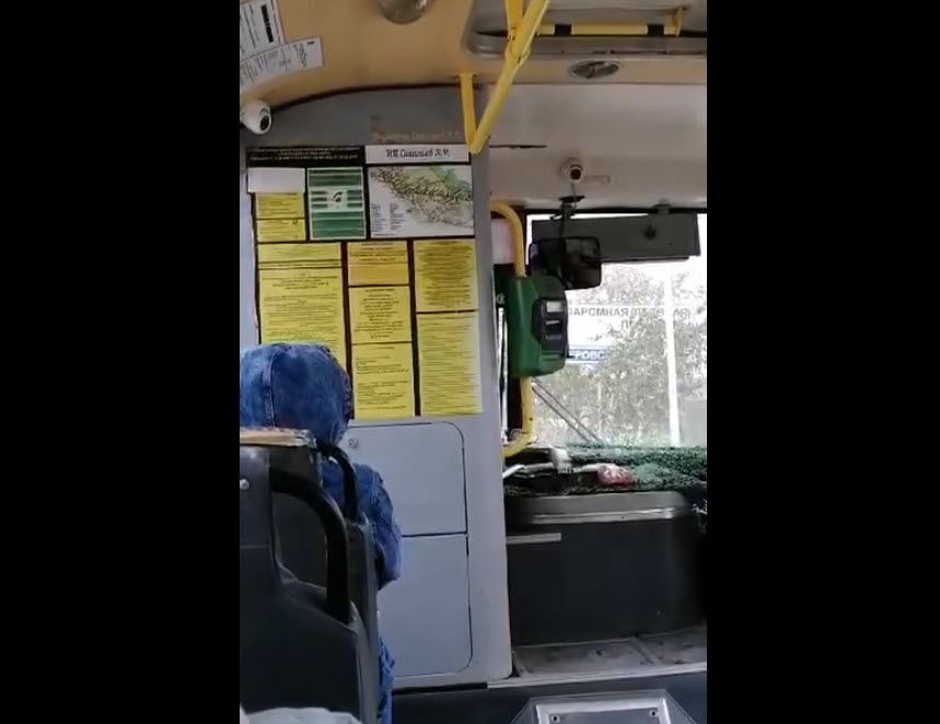 В Якутске водитель автобуса отказался везти из-за грубости пассажира