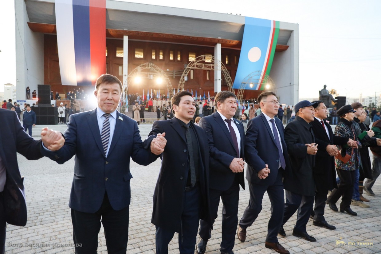 Представители мэрии Якутска не попали в объектив фотокамер во время инаугурации главы Якутии