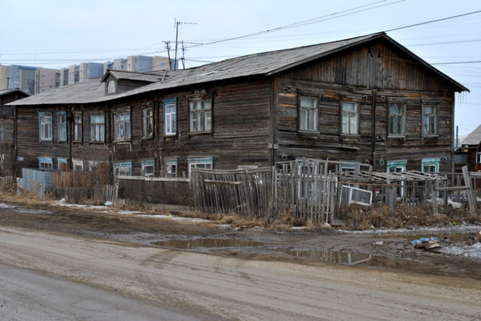 В Якутии заявили о полной ликвидации аварийных домов в Якутске к 2030 году. Но жильцам отвечают по-другому
