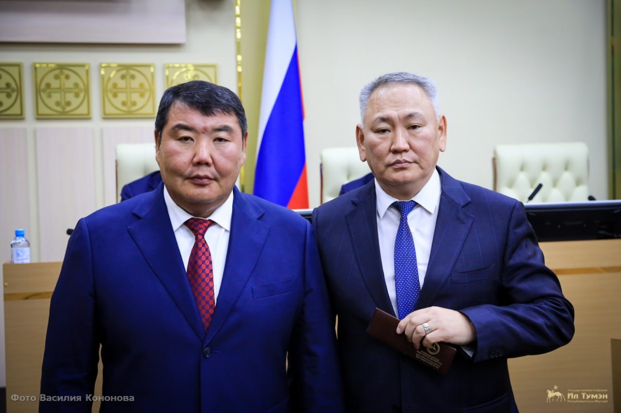 Сахамин Афанасьев не возглавил ни один из комитетов Ил Тумэна. Вероятно, он новый сенатор от Якутии