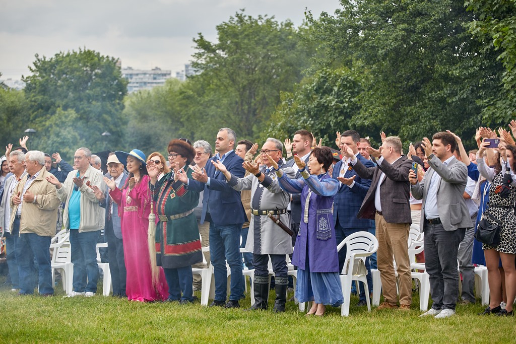 Якутское постпредство в Москве потратит почти миллион рублей на банкеты