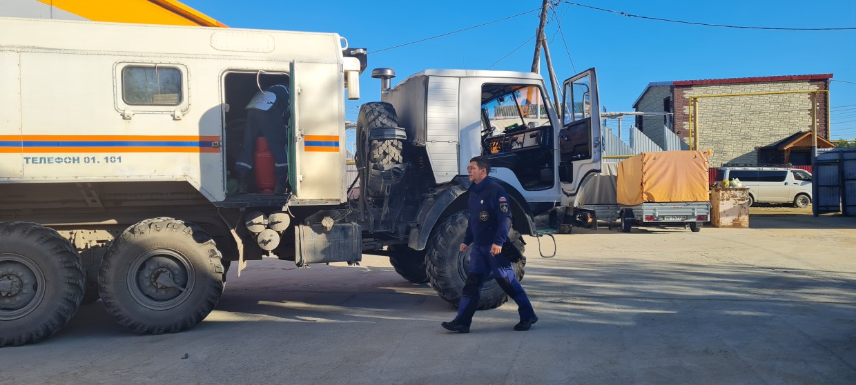 Вертолет МЧС России вылетел на поиски пропавших рыбаков