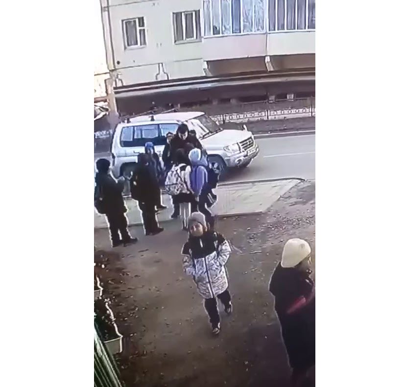 МВД Якутии о полицейском, напавшем на ребенка и девушку: «Он заступился за своего сына»