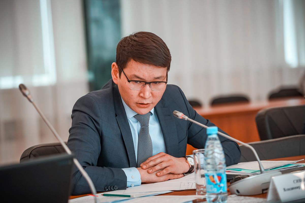 Министр транспорта Якутии стал отличником госслужбы