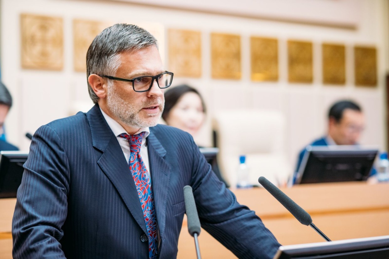 Что известно о будущем премьер-министре Якутии и причем здесь «Якутскэкосети»