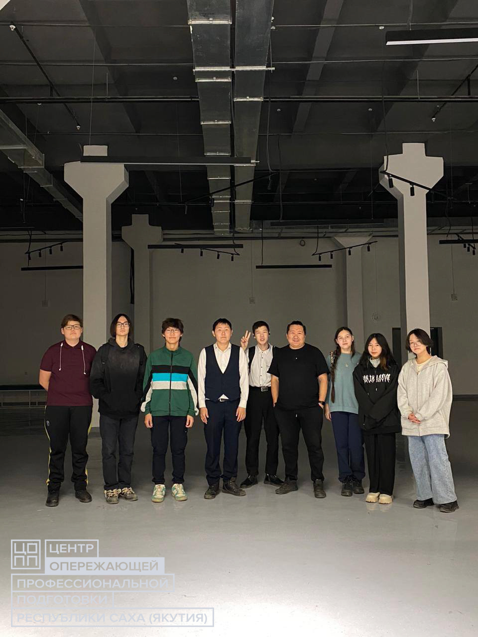 11 детей закончили свое захватывающее путешествие в мире фотографии, завершив обучение по проекту «Свои»