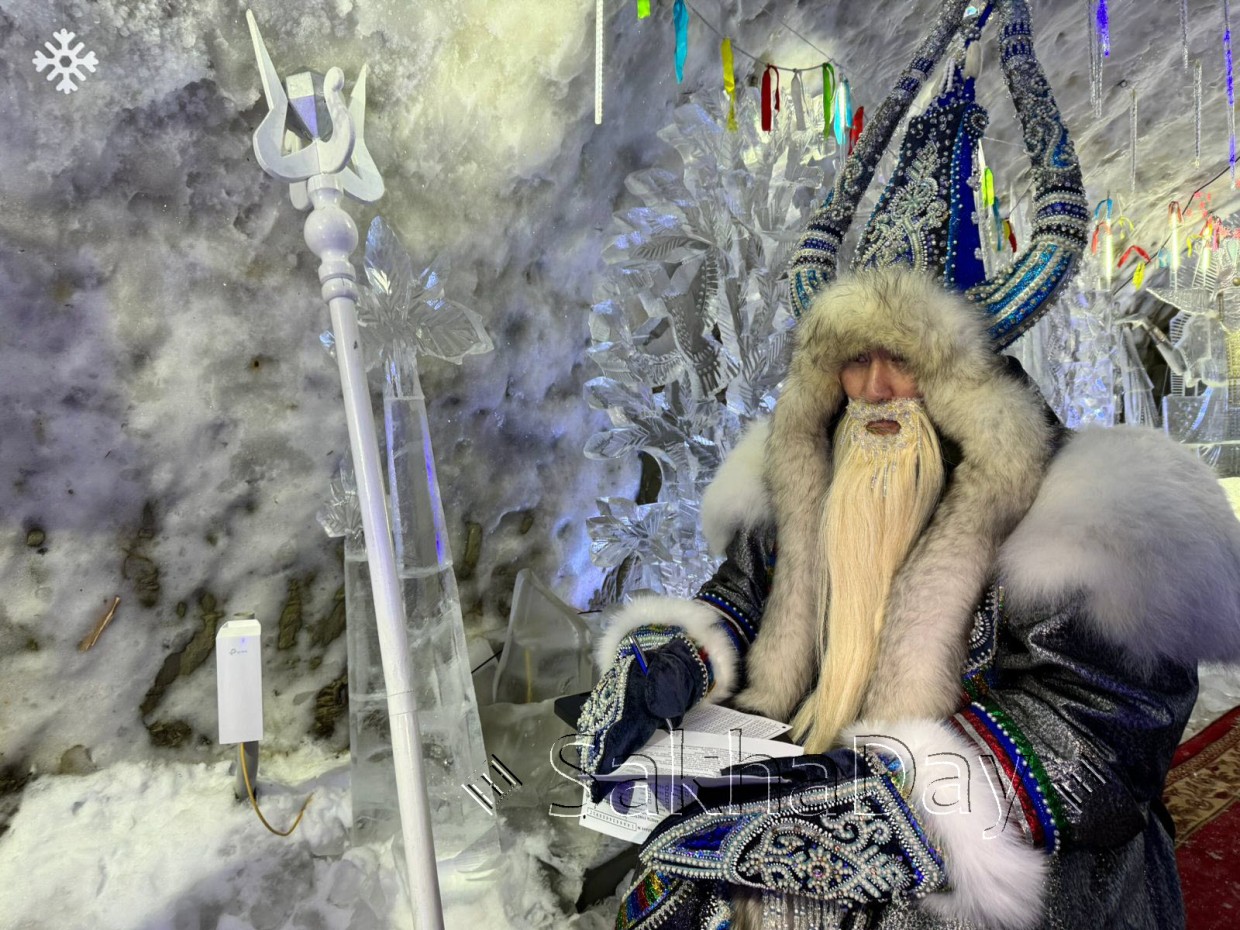 Фотофакт: Якутский Дед Мороз принял участие в географическом диктанте, прошедшем в «Царстве вечной мерзлоты»