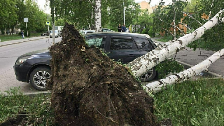 Ураган движется из Сибири в Якутию и Прибайкалье