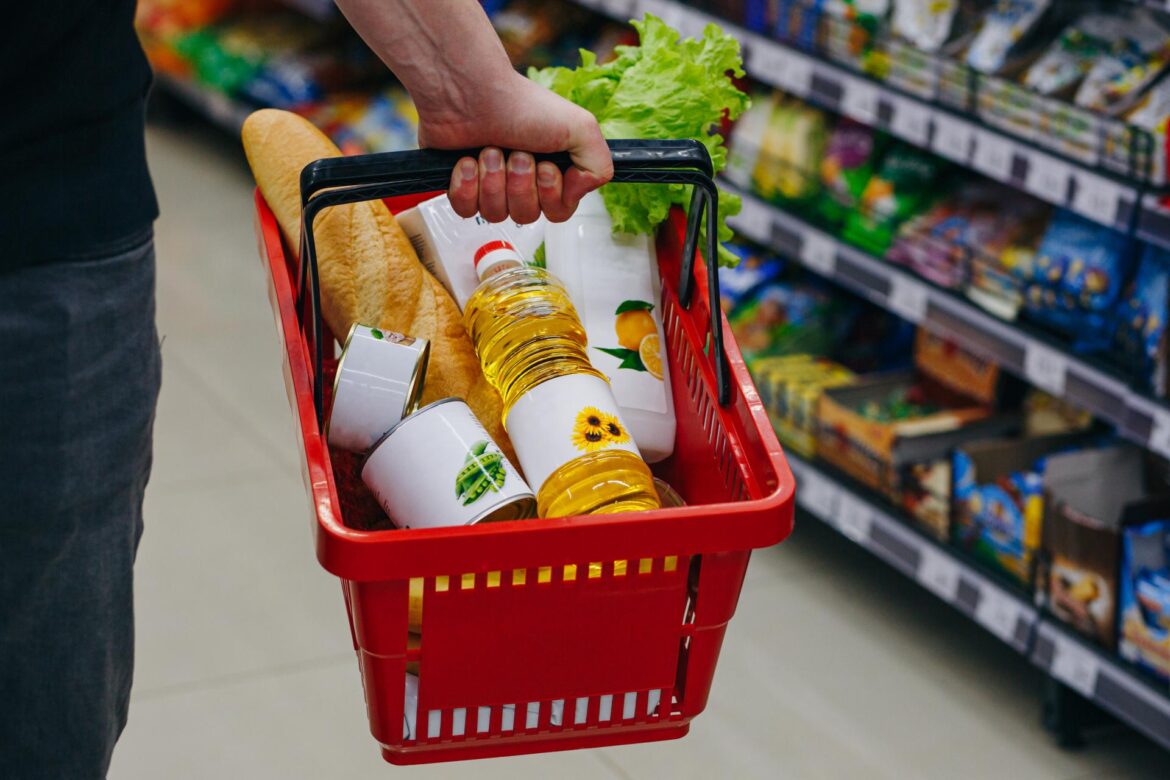 Сахастат: в октябре стоимость минимального набора продуктов снизилась в Якутии