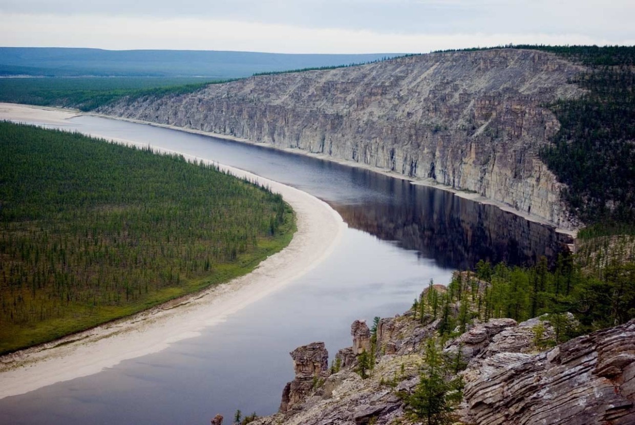 В Якутии в руслах реки Лены затоплено 264 судов