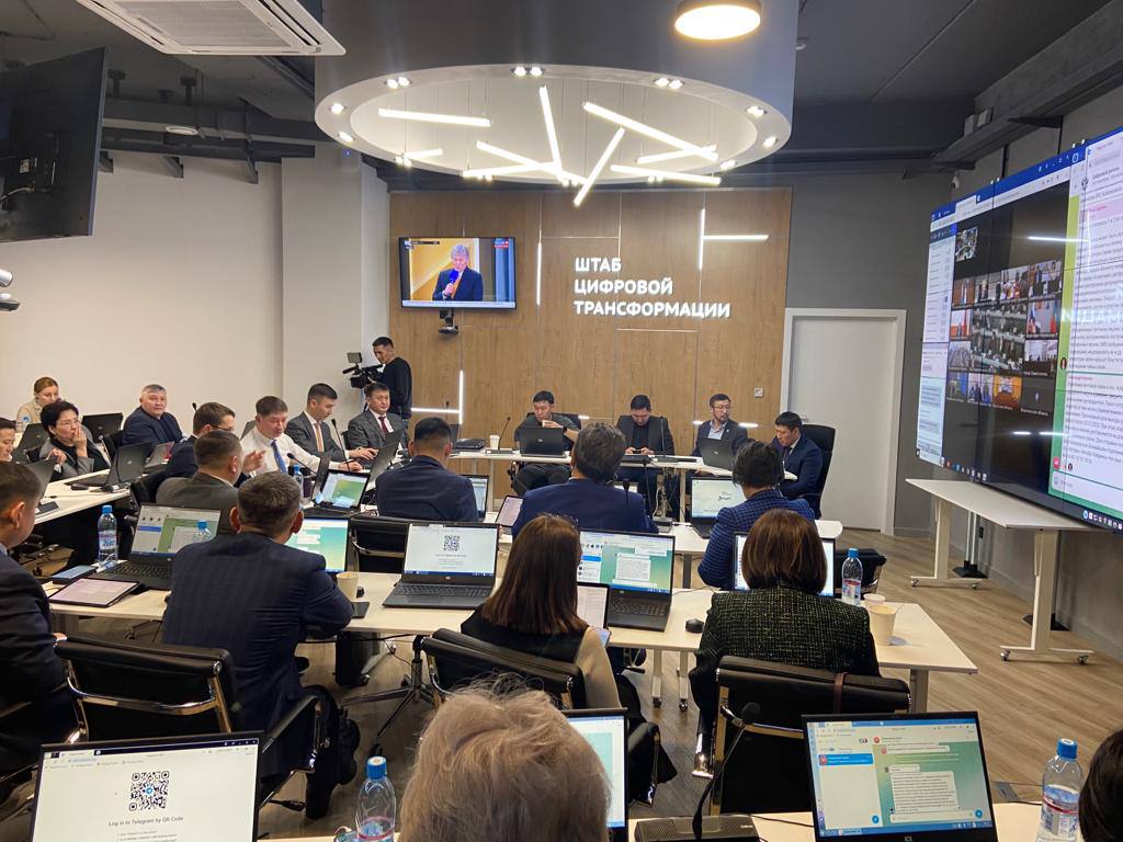 «Если драка неизбежна, бить надо первым». В Якутске чиновники организовали совместный просмотр прямой линии с Путиным