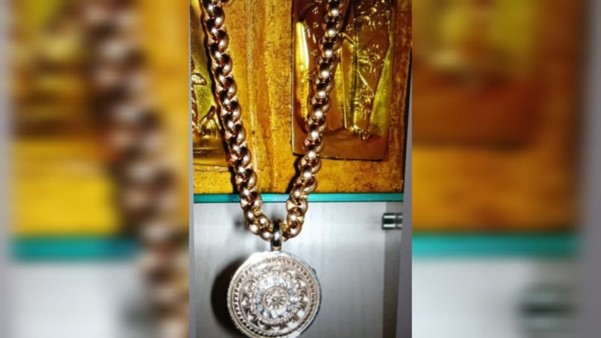 В Якутске у жителя украли цепочку стоимостью около одного миллиона рублей