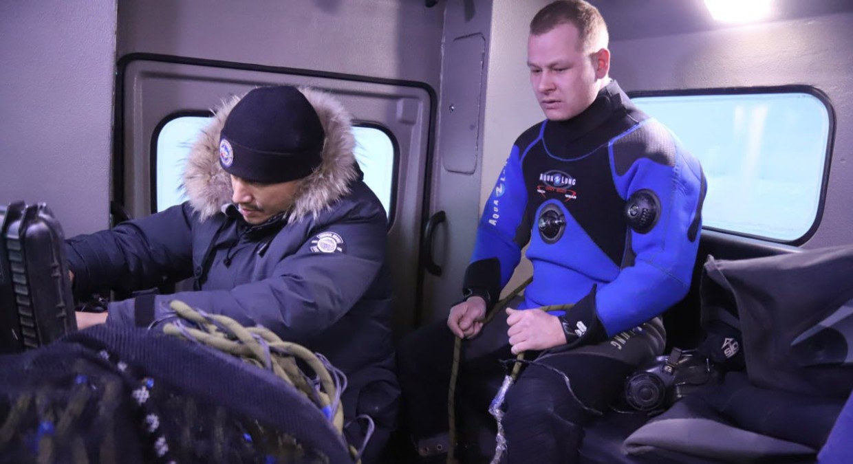 «Никогда не знаешь, что тебя ждет под водой». Водолаз Дмитрий Селин — о поисках утонувших и спусках под воду в минус 40 градусов