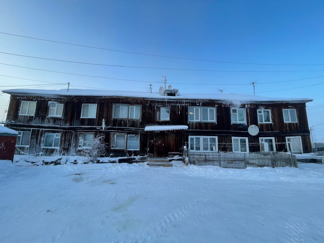 Жители дома в мкр Марха: «Третий месяц без воды, и ещё из квартиры выселяют!»