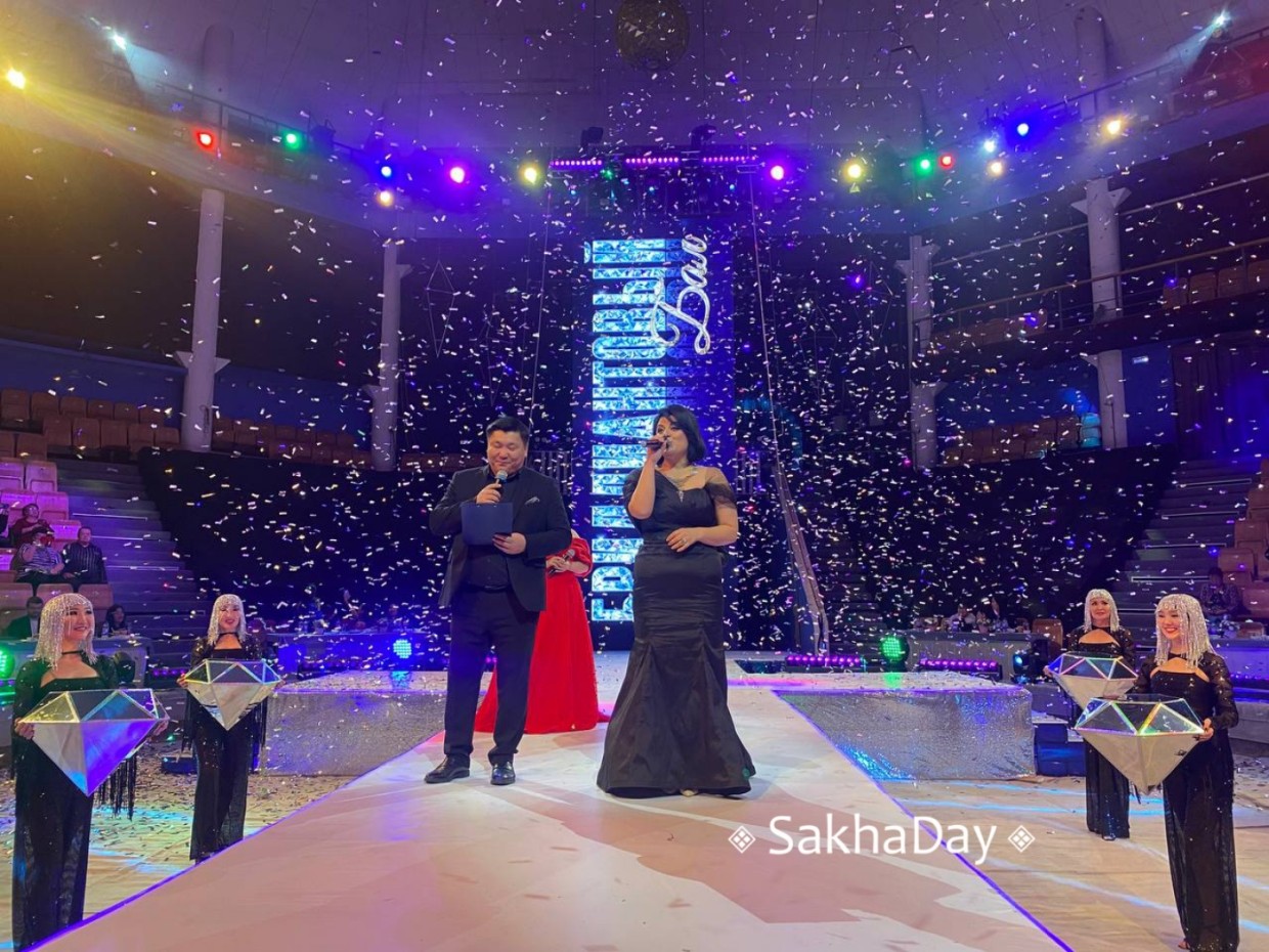 «Арбугаев и продюсер Джонни Деппа не приехали»: Бриллиантовый бал в Якутске стал главным разочарованием года