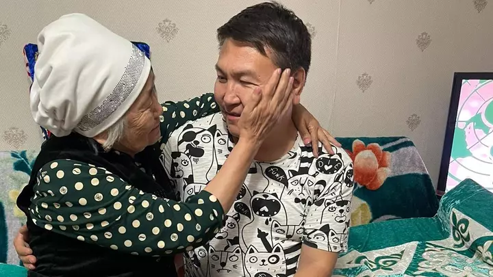 «Обрел второе весло»: житель Якутии нашел родственников отца в Казахстане спустя 40 лет