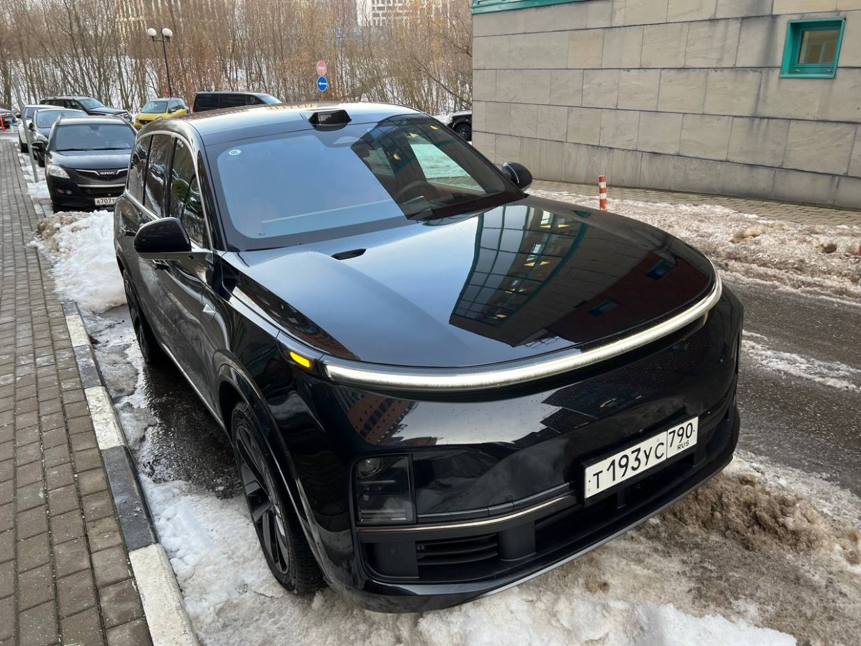 Якутский депутат похвалил функционал китайской машины. Но покупать ее не будет