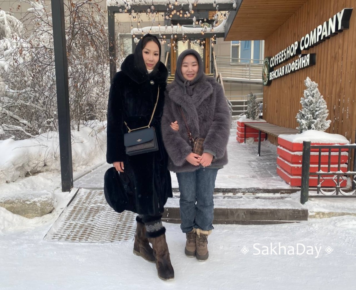 "Яркие краски, норка и эко-шубы": Что носят жители Якутска зимой?