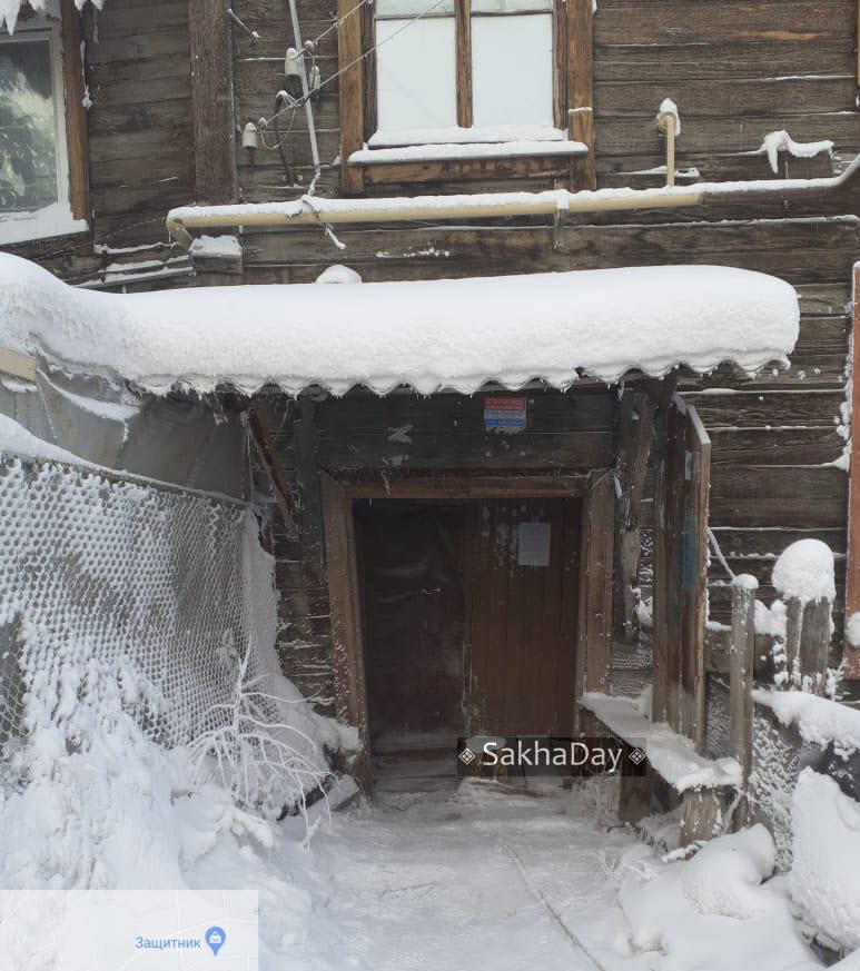 Жителям аварийного дома в Якутске предложили поменять полы или переехать в маневренное жилье