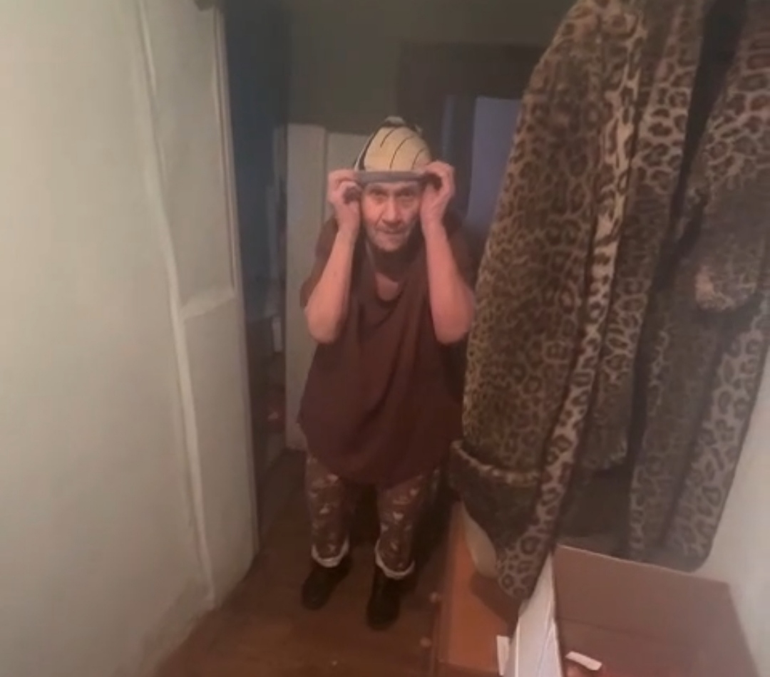 В Якутске бабушка из затопленного дома не желает переезжать к детям в Москву