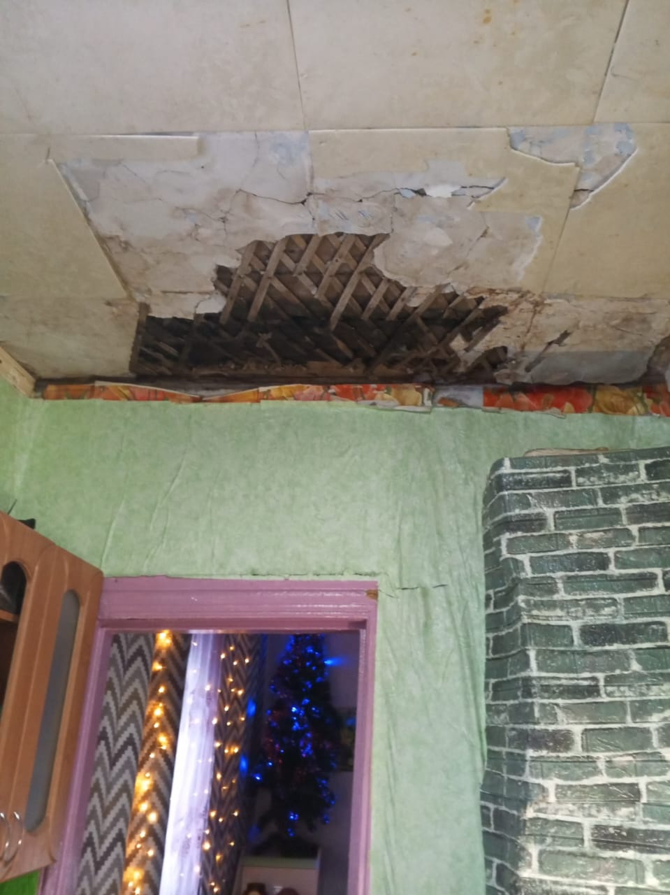 Глава СК России Бастрыкин отреагировал на публикацию Sakhaday о многодетной семье, проживающей в аварийном доме в Табаге