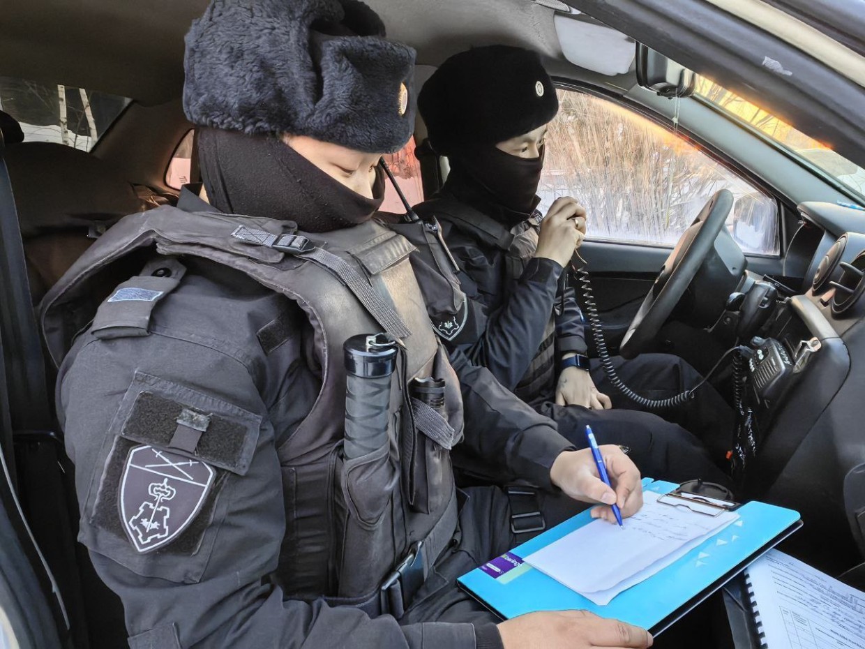 Росгвардейцы в Якутске спасли замерзающего человека