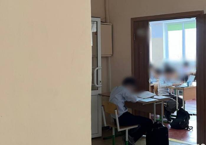 Прокуратура Якутска: учительница 33-й школы выставила ученика в коридор вместе с партой в результате конфликта