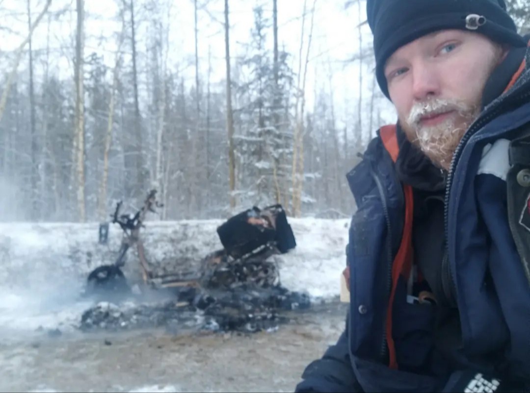 Мопед путешественника из Казахстана сгорел на пути в Ленск, домой он вернется на самолете