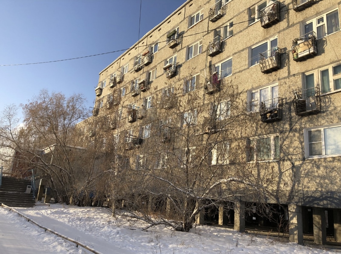 В Якутске бездомный дворник отказался от временного приюта