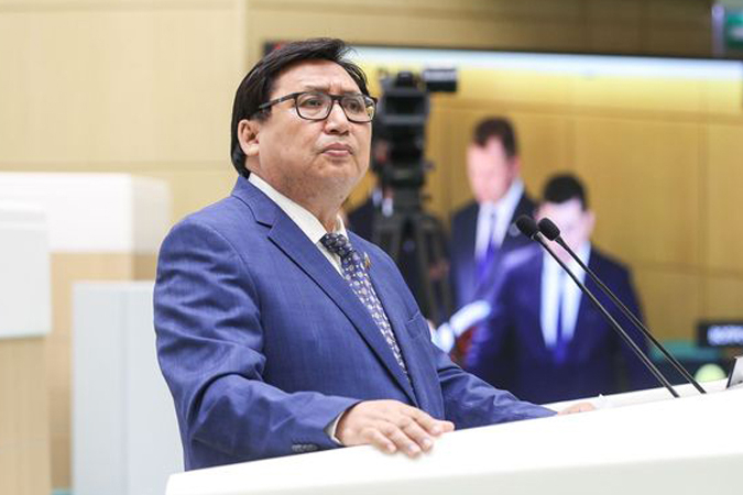 Александр Акимов назвал ярким лидером спикера, осужденного за убийство жены