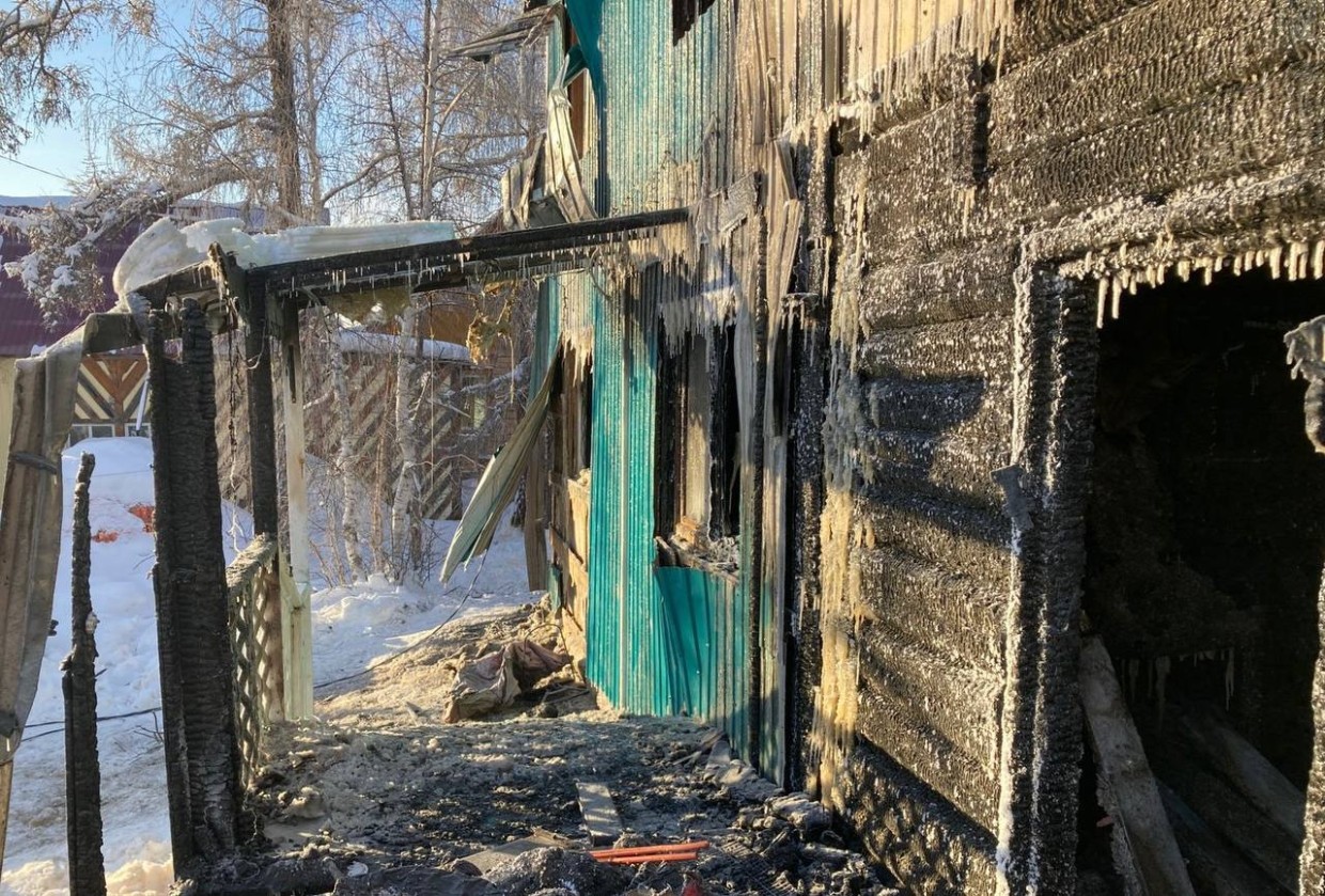 По факту гибели детей при пожаре в жилом доме в Верхневилюйске возбуждено уголовное дело