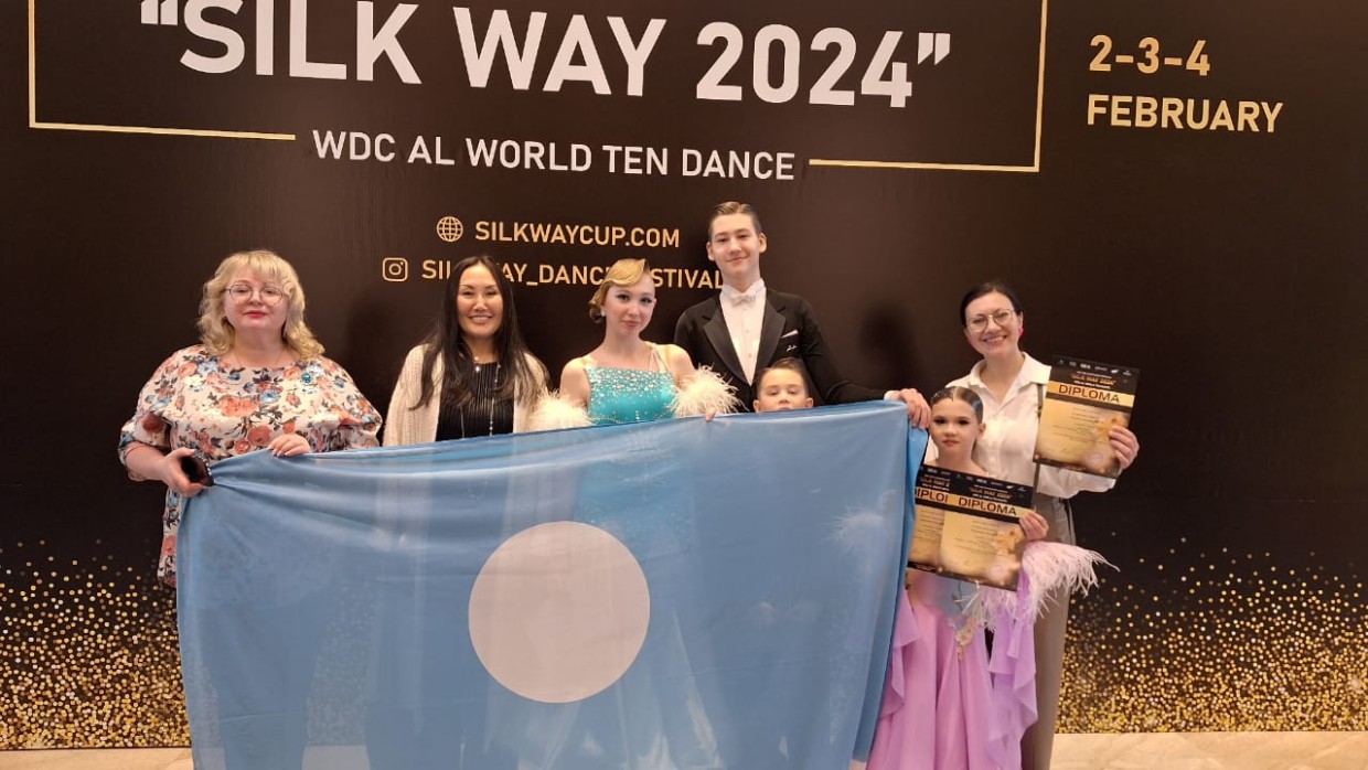 Первая леди Якутии находится в Астане. Она сопровождает якутских танцоров